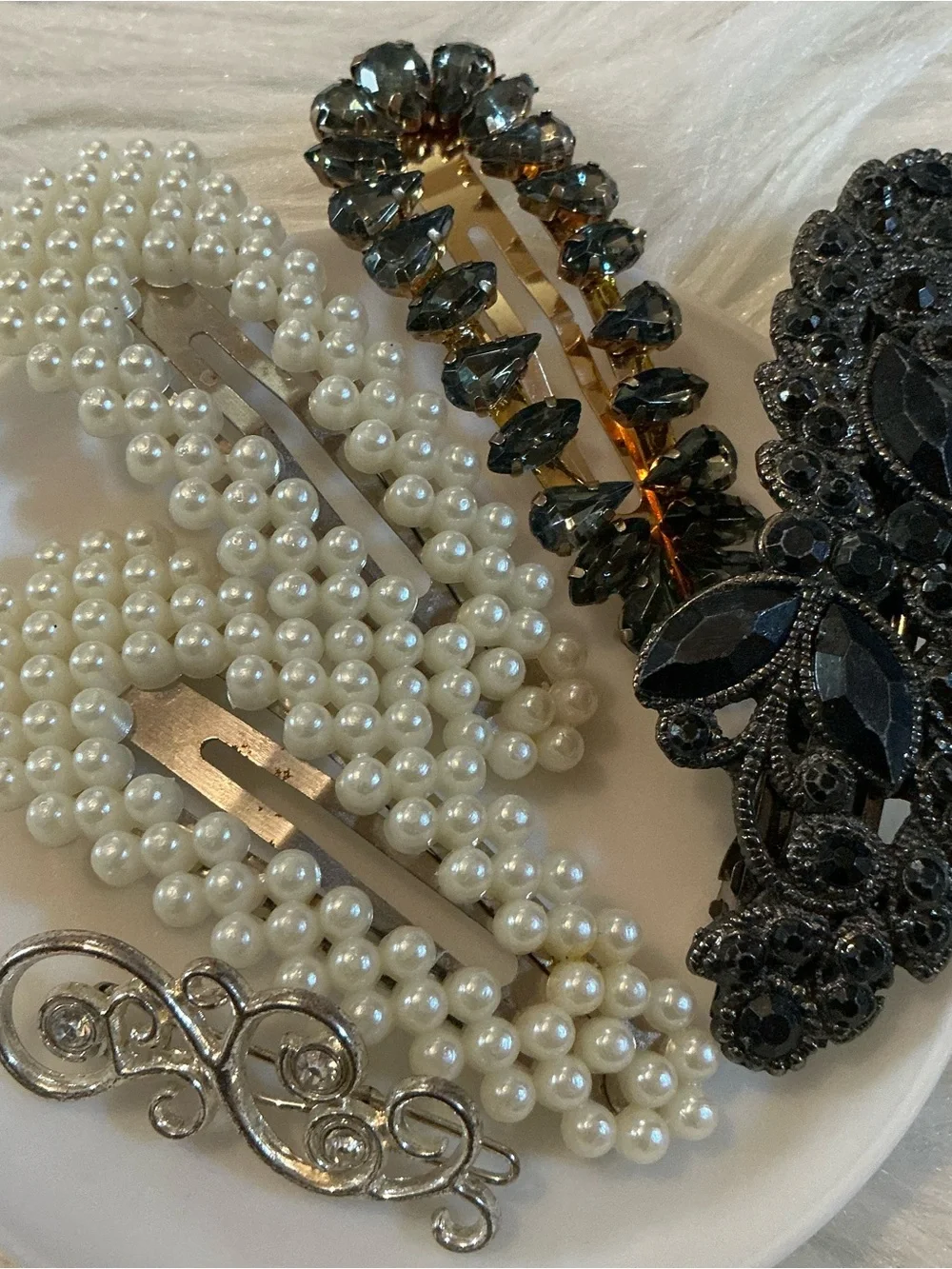 14 vintage hair clips and accessories